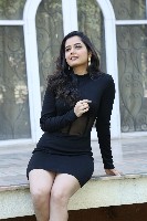 Yashika Ranganat Photos